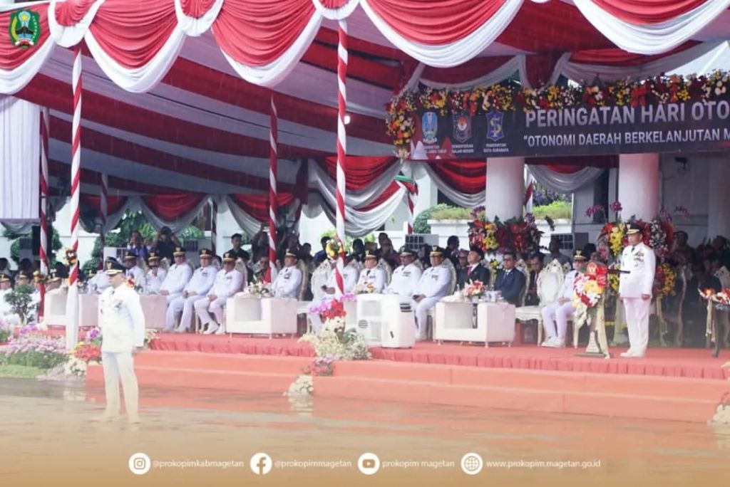 Pj Bupati Magetan Hergunadi Ikuti Upacara Peringatan Hari Otonomi Daerah XXVIII Tahun 2024 di Surabaya