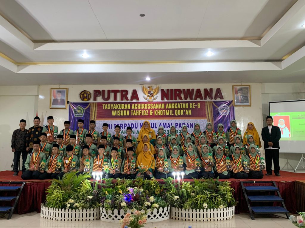 Dihadiri Kepala Kantor Kementerian Agama Kabupaten Magetan, Akhirussanah MI Terpadu Nurul Amal Parang diwarnai suasana haru atas prestasi siswa